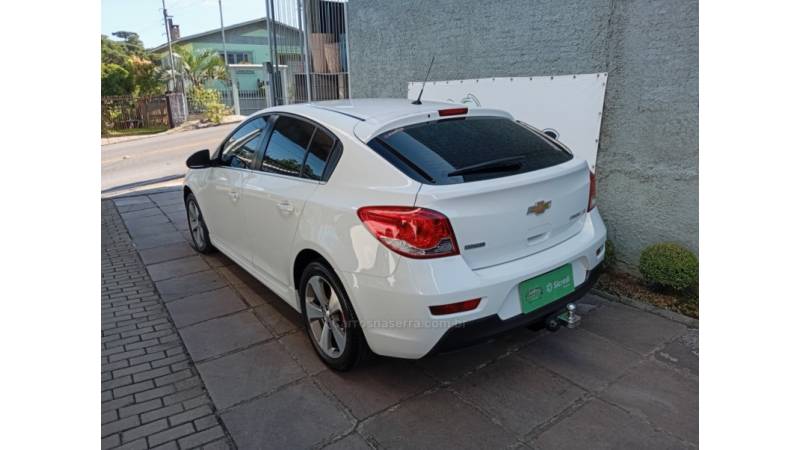 CHEVROLET - CRUZE - 2013/2013 - Branca - R$ 63.990,00
