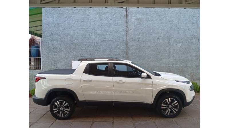 FIAT - TORO - 2023/2023 - Branca - R$ 121.990,00