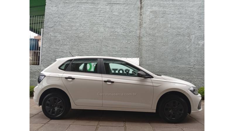 VOLKSWAGEN - POLO - 2024/2025 - Branca - R$ 79.990,00