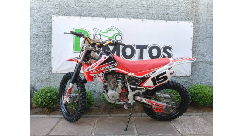 HONDA - CRF 230F - 2014/2014 - Vermelha - R$ 14.600,00