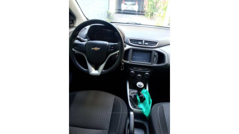 CHEVROLET - ONIX - 2018/2018 - Branca - R$ 59.990,00