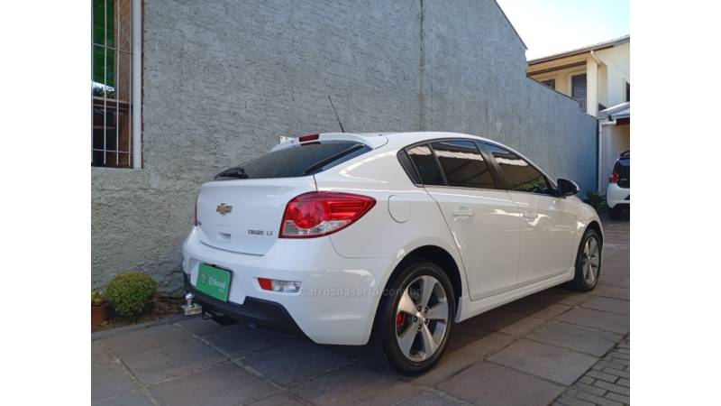 CHEVROLET - CRUZE - 2013/2013 - Branca - R$ 63.990,00